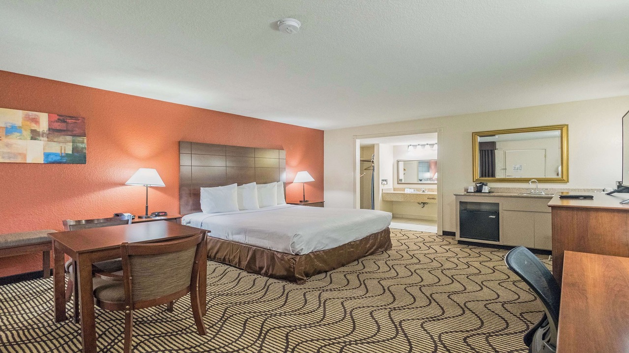 Photo of Bedroom in Folsom Road