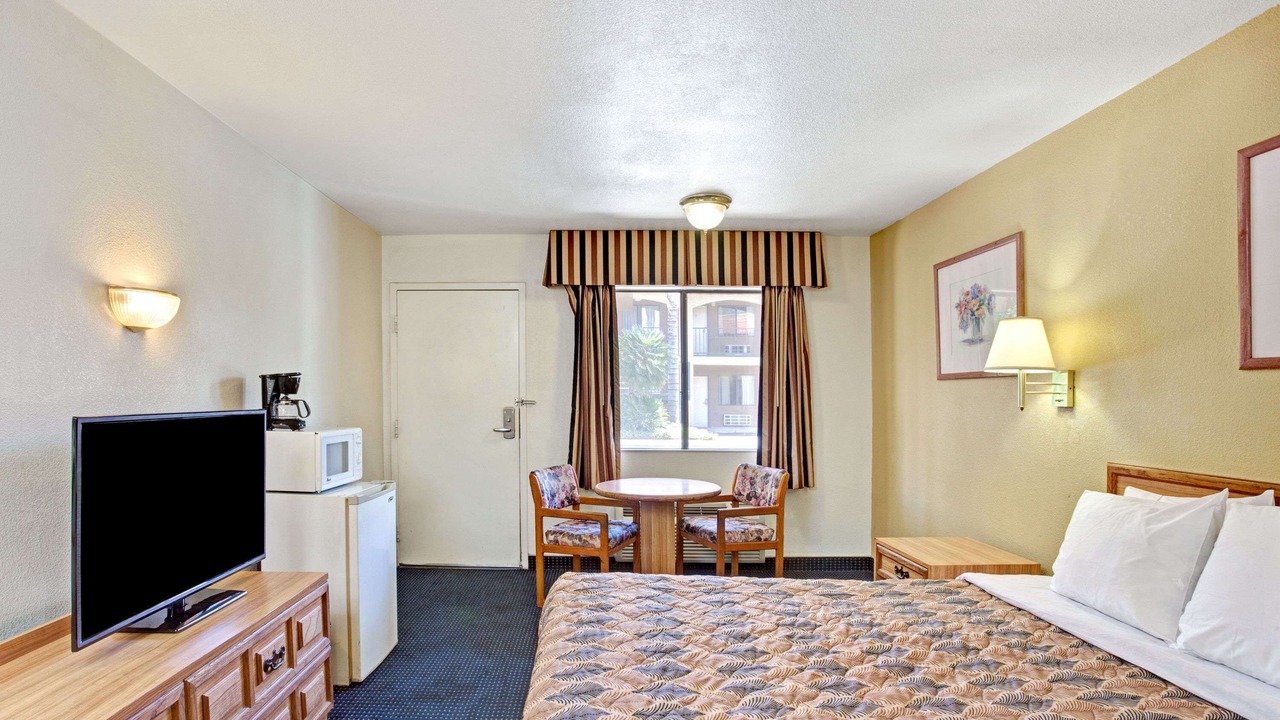 Photo of Bedroom in Banning