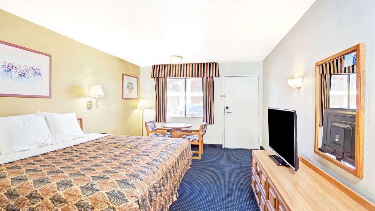 Photo of Bedroom in Banning