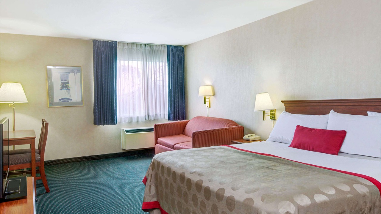 Photo of Bedroom in Del Aire