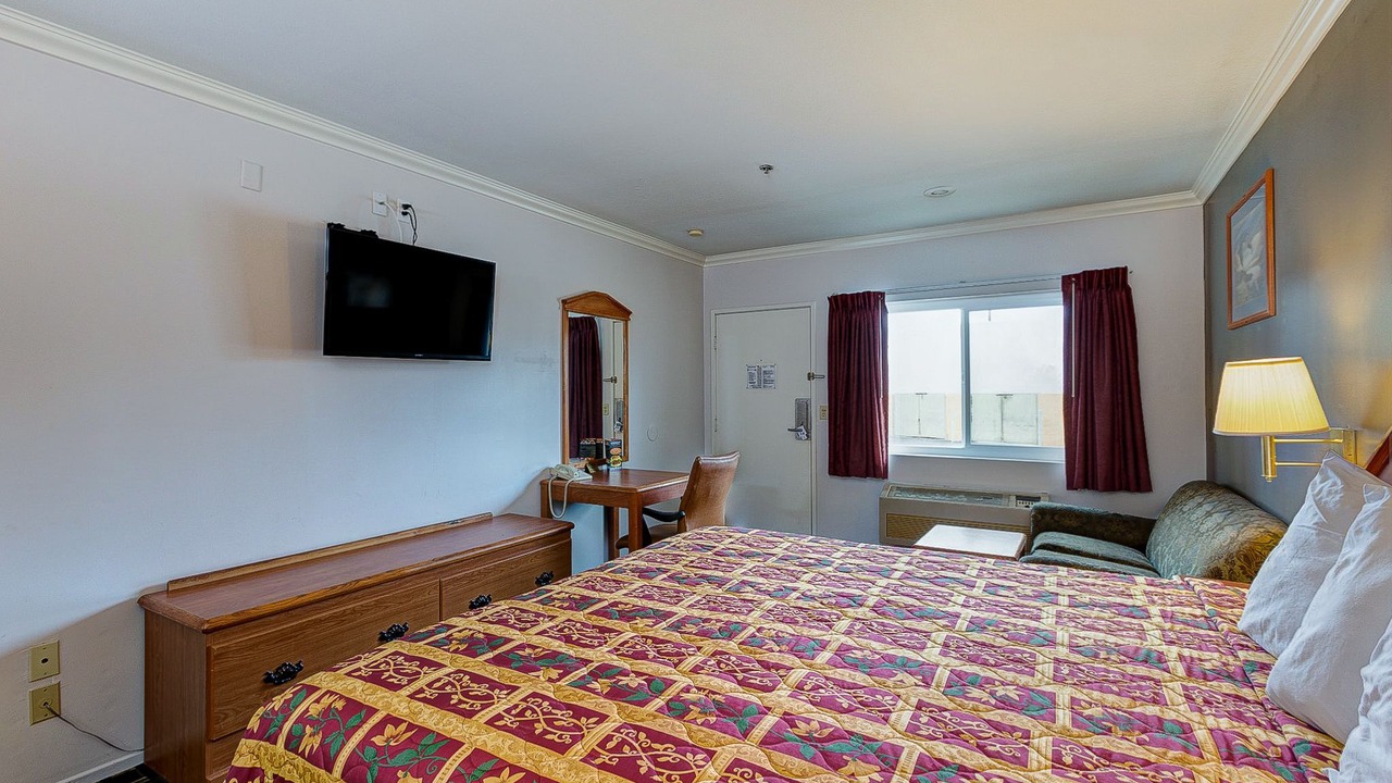 Photo of Bedroom in Northwest Anaheim