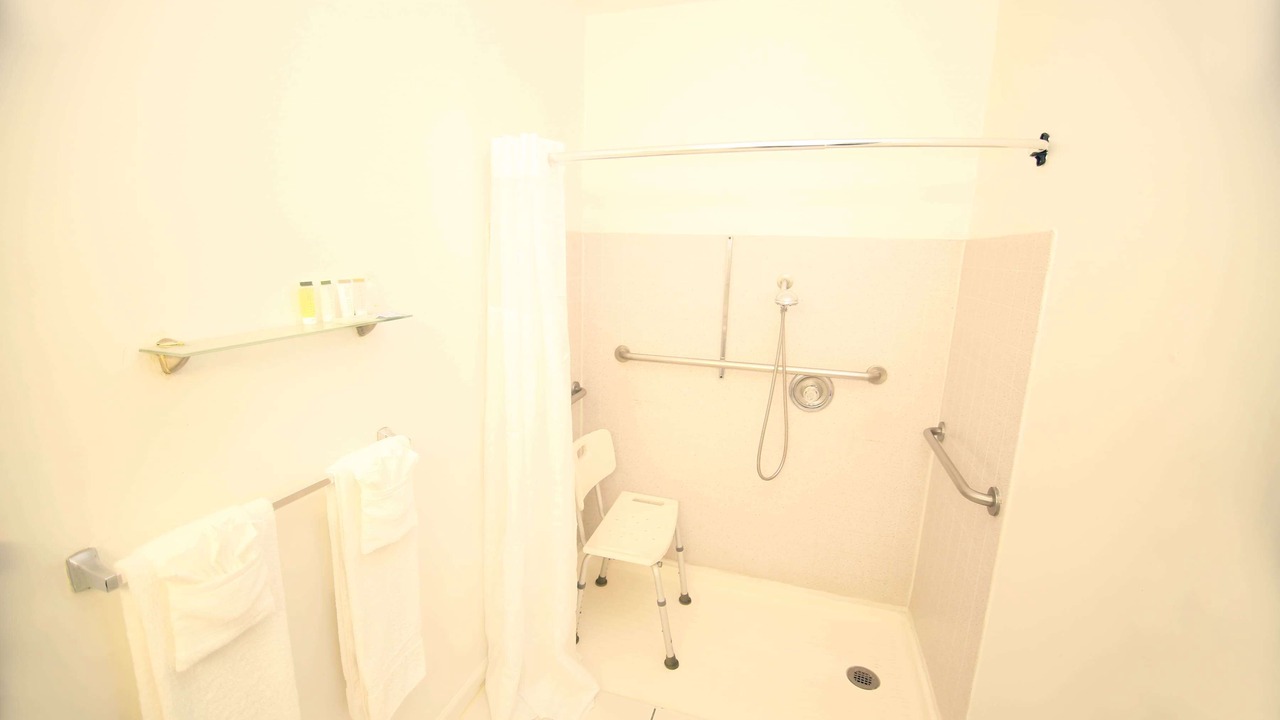 Photo of Bathroom in Magnolia Park