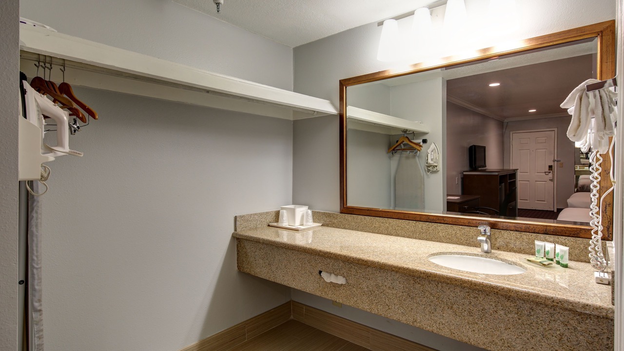 Photo of Bathroom in East Manhattan Beach