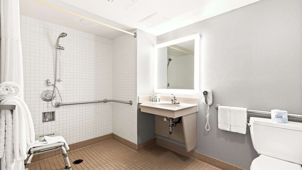 Photo of Bathroom in Roseville - Fleet Ridge