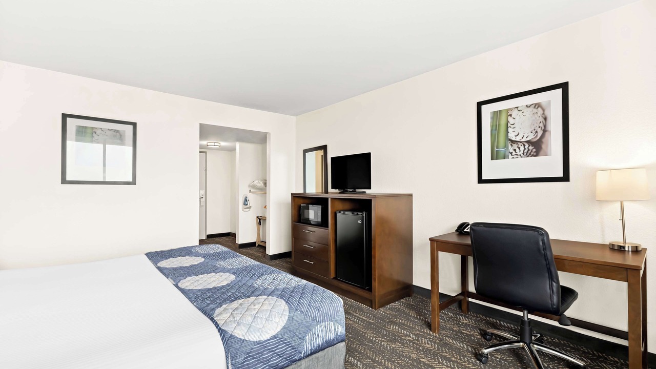 Photo of Bedroom in Roseville - Fleet Ridge