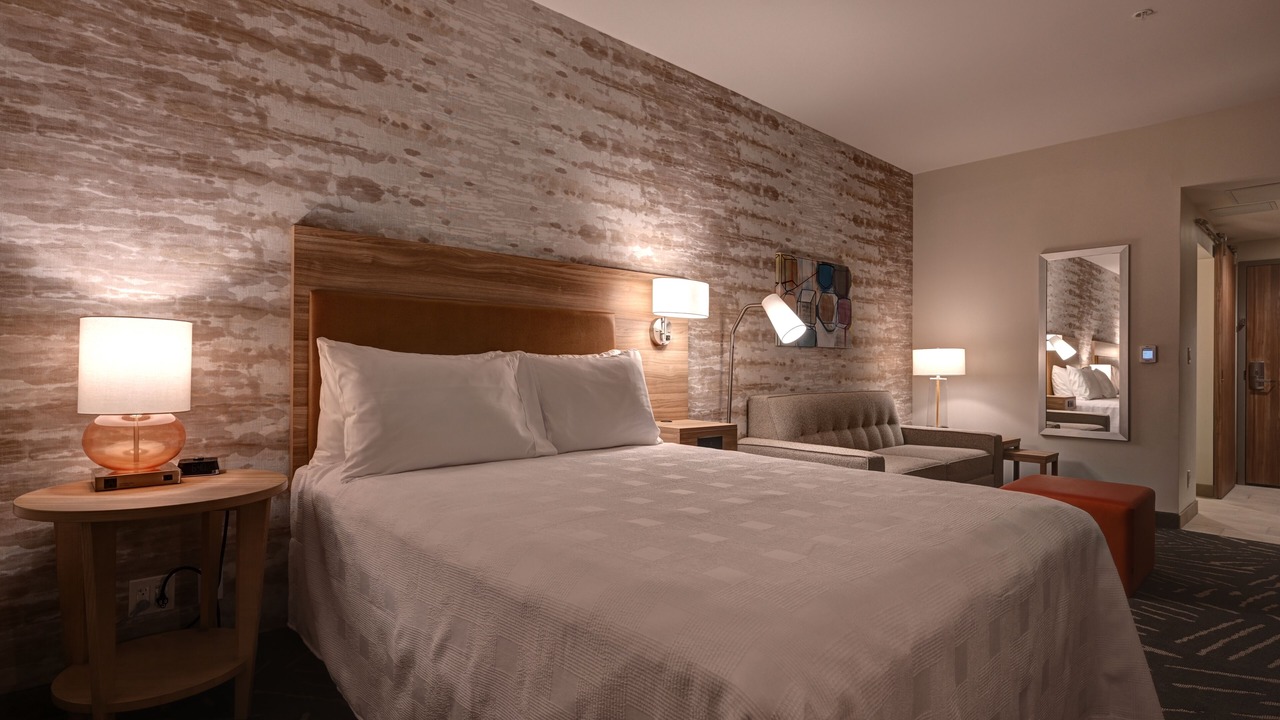 Photo of Bedroom in Anaheim Resort