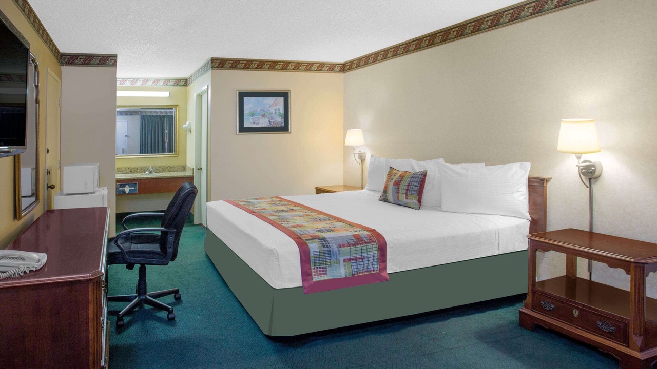 Photo of Bedroom in Downtown