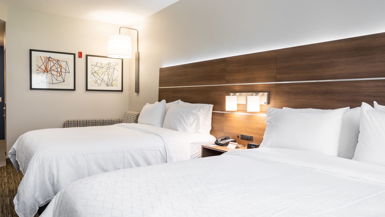 Photo of Bedroom in Lake Forest