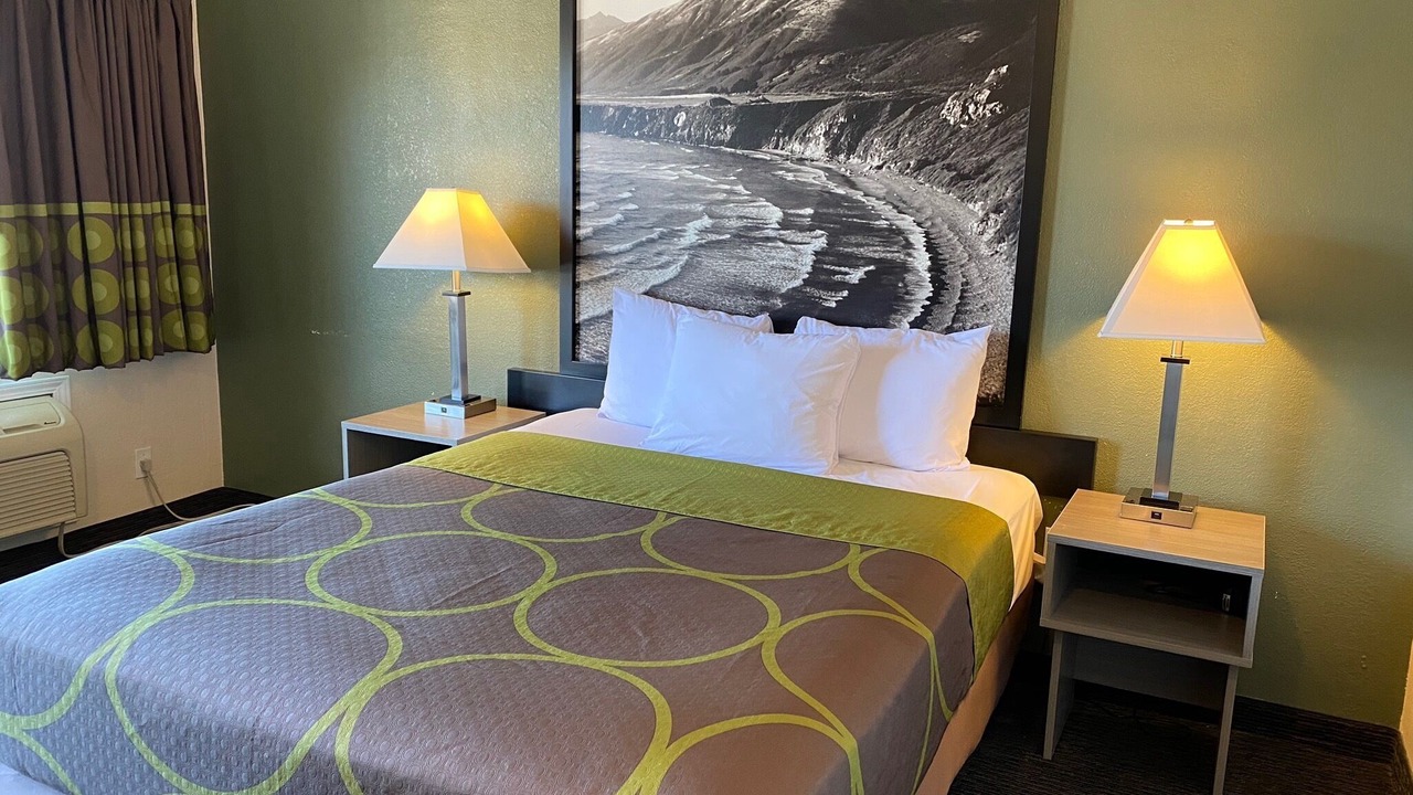 Photo of Bedroom in North Fremont Street