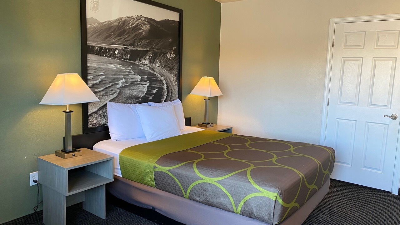 Photo of Bedroom in North Fremont Street