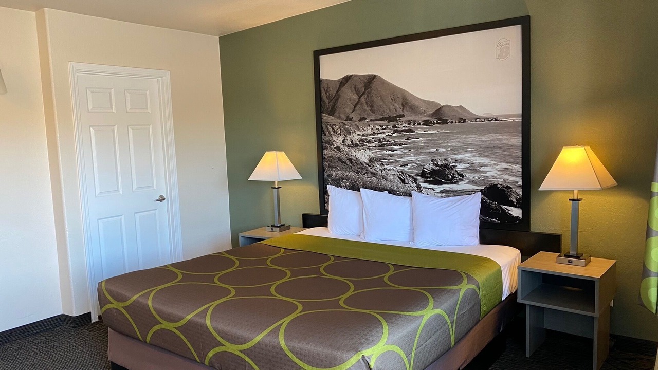 Photo of Bedroom in North Fremont Street