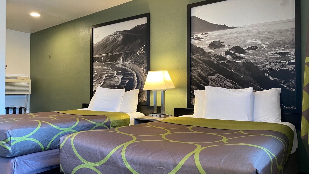 Photo of Bedroom in North Fremont Street