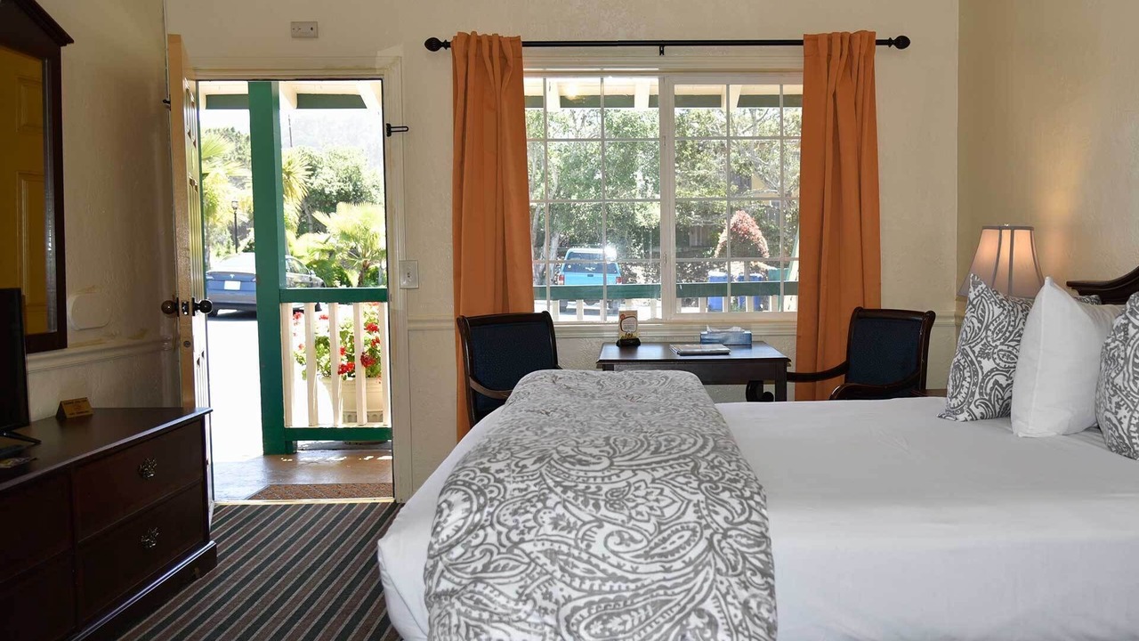 Photo of Bedroom in Munras Avenue