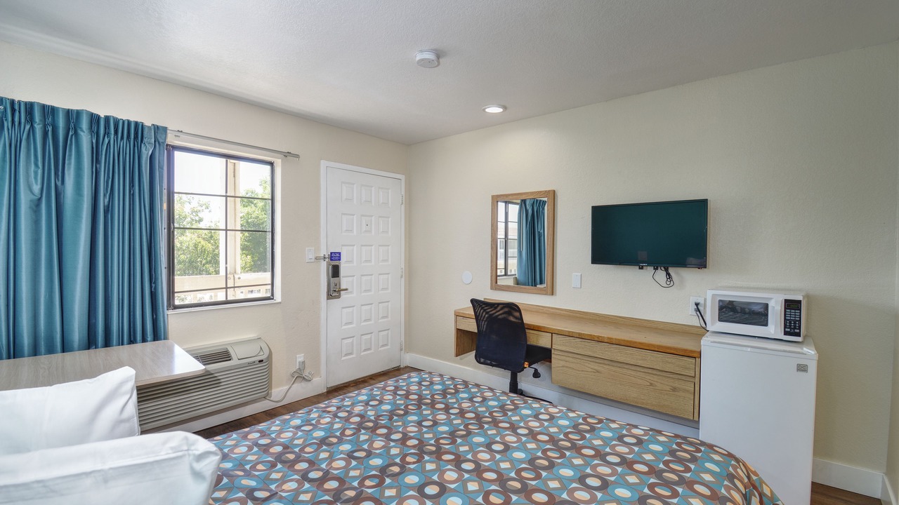 Photo of Bedroom in Buttonwillow