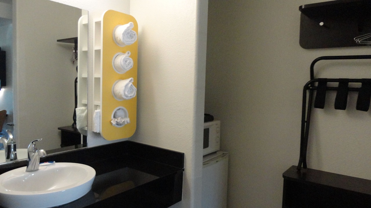 Photo of Bedroom in Munras Avenue