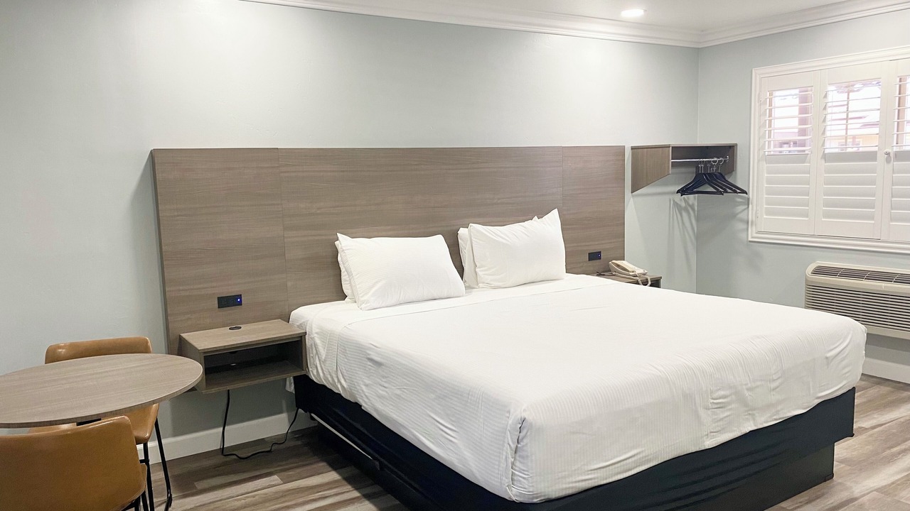 Photo of Bedroom in North Fremont Street