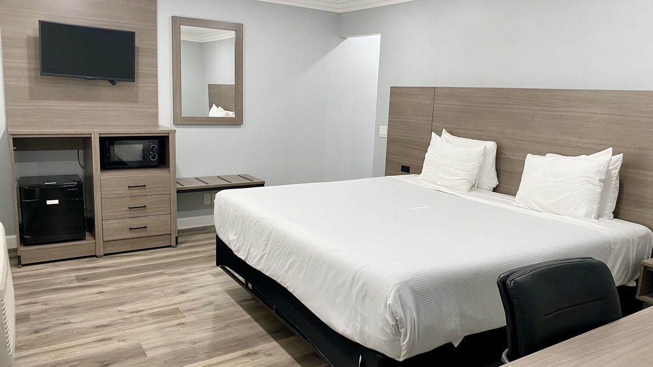 Photo of Bedroom in North Fremont Street