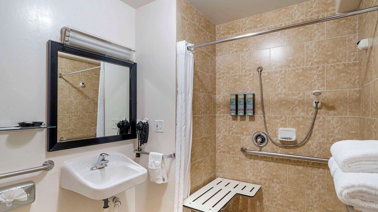 Photo of Bathroom in Wheeler Ridge