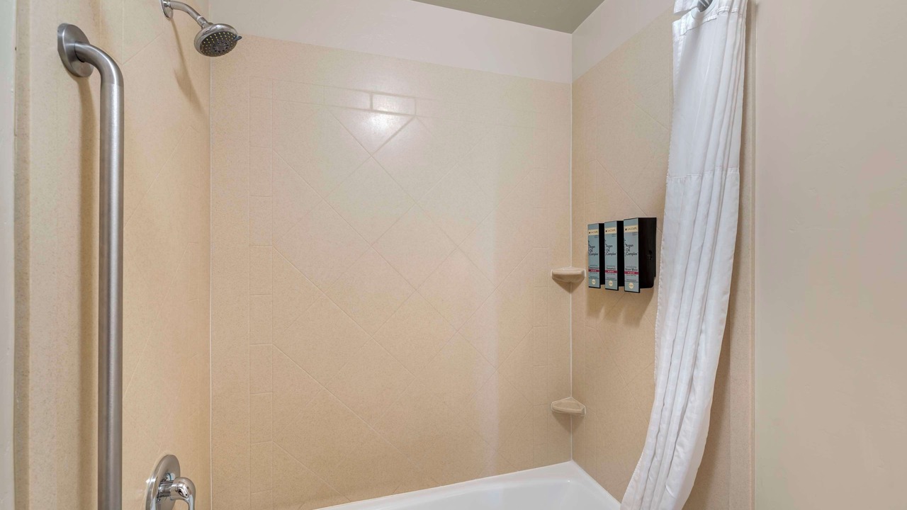 Photo of Bathroom in Wheeler Ridge
