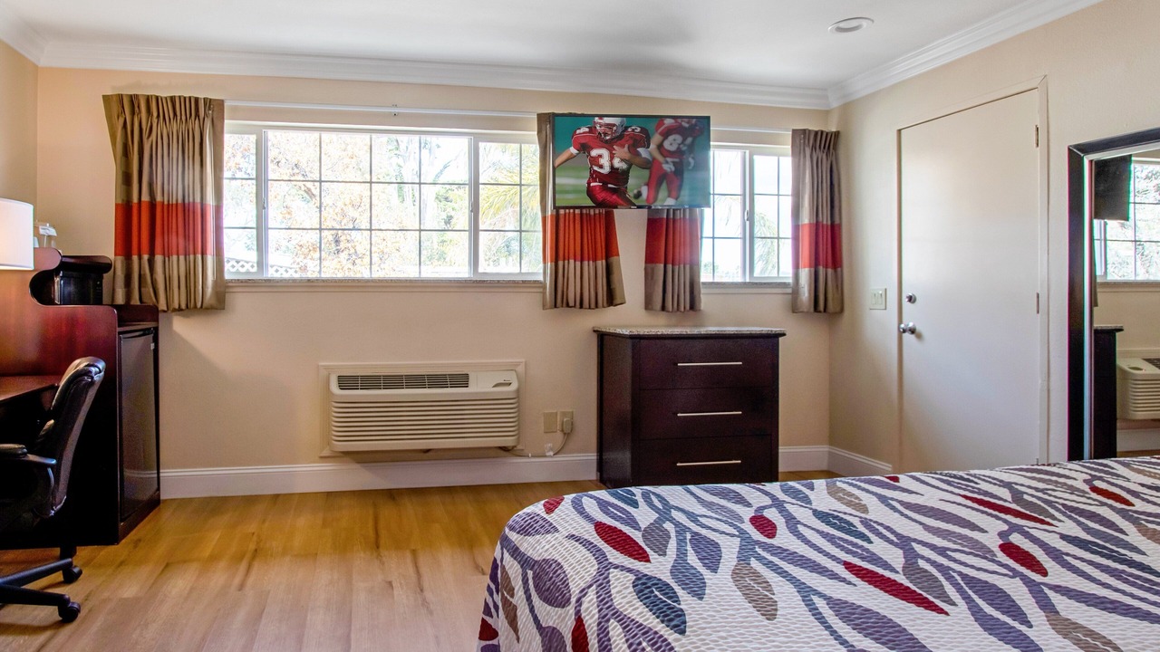 Photo of Bedroom in North Fremont Street
