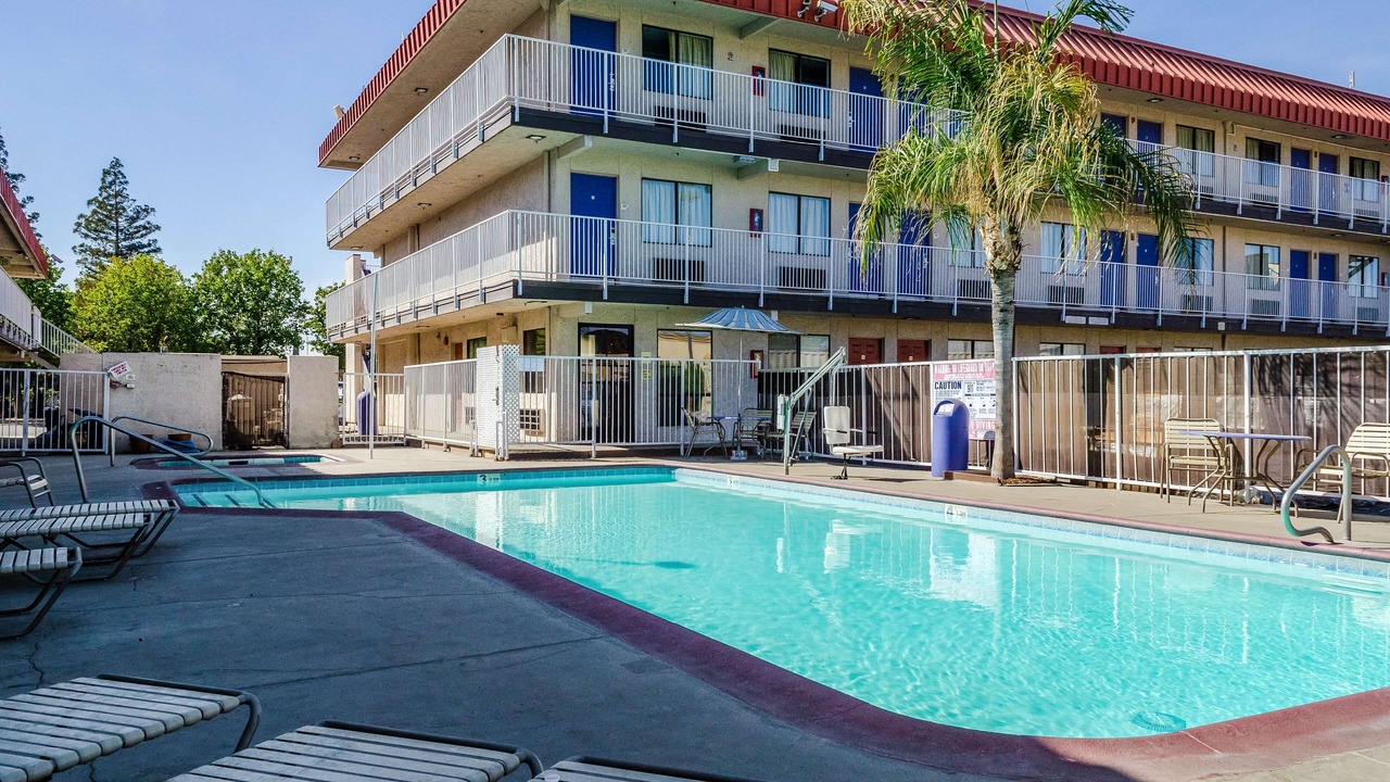 Photo of Outdoor in Raisin