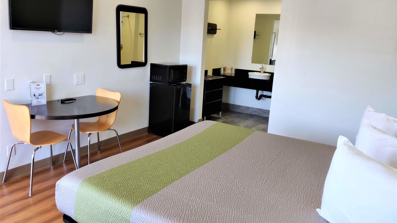Photo of Bedroom in Raisin