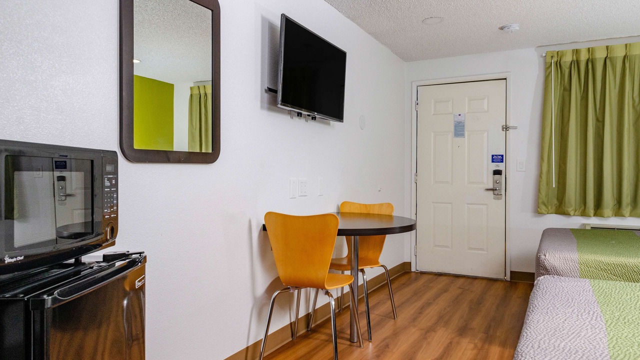 Photo of Bedroom in Raisin