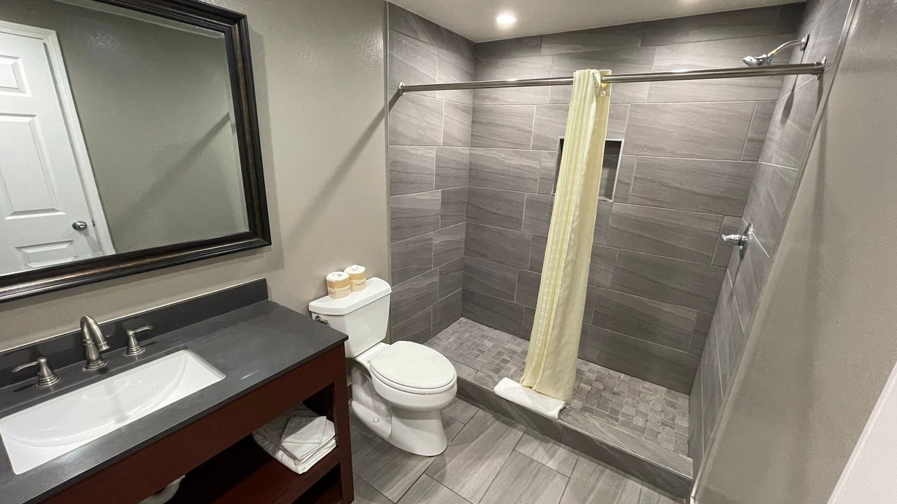 Photo of Bathroom in Gardena