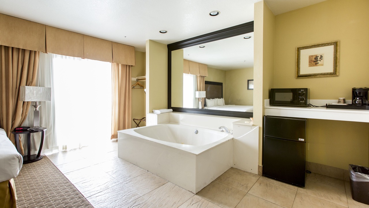 Photo of Bathroom in Rampart Village