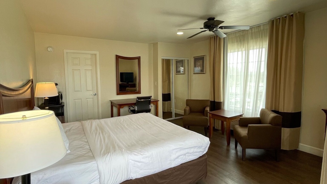 Photo of Bedroom in North Fremont Street