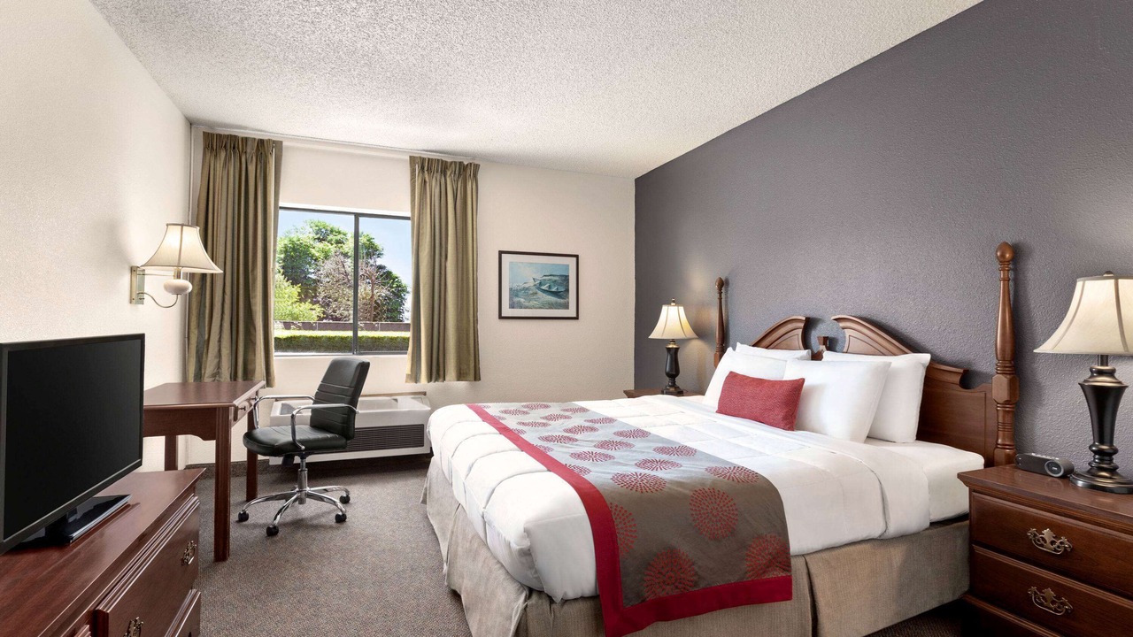 Photo of Bedroom in Pacific