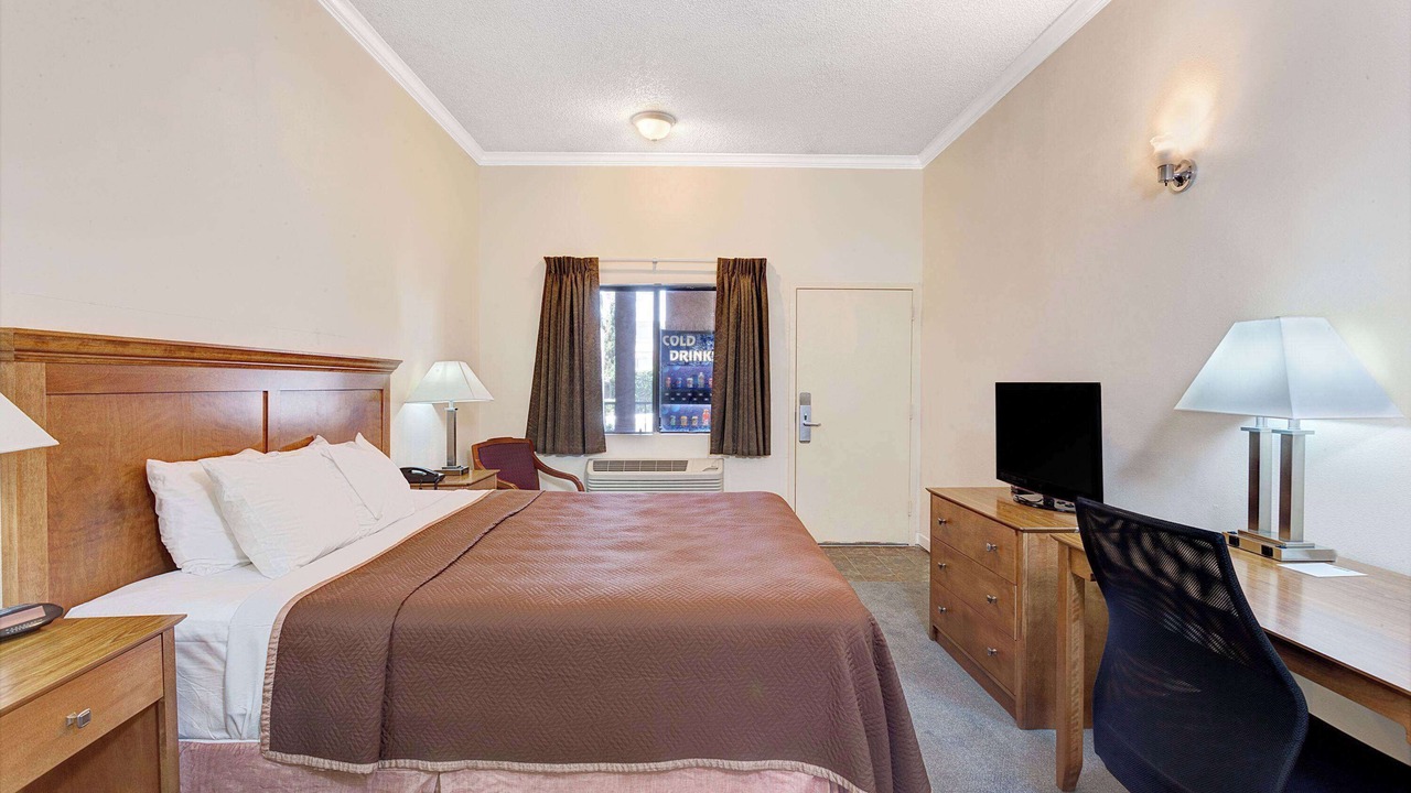 Photo of Bedroom in Lamanda Park