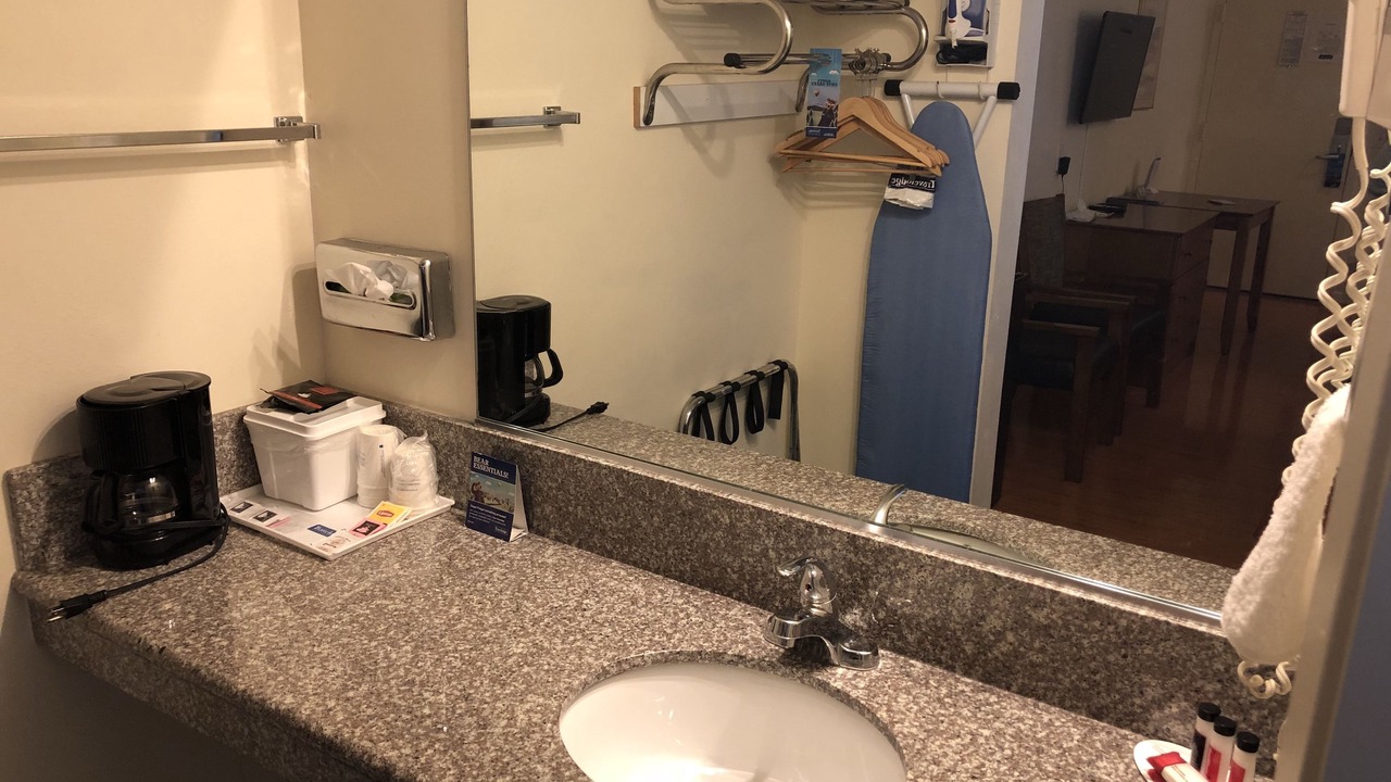 Photo of Bathroom in Lamanda Park