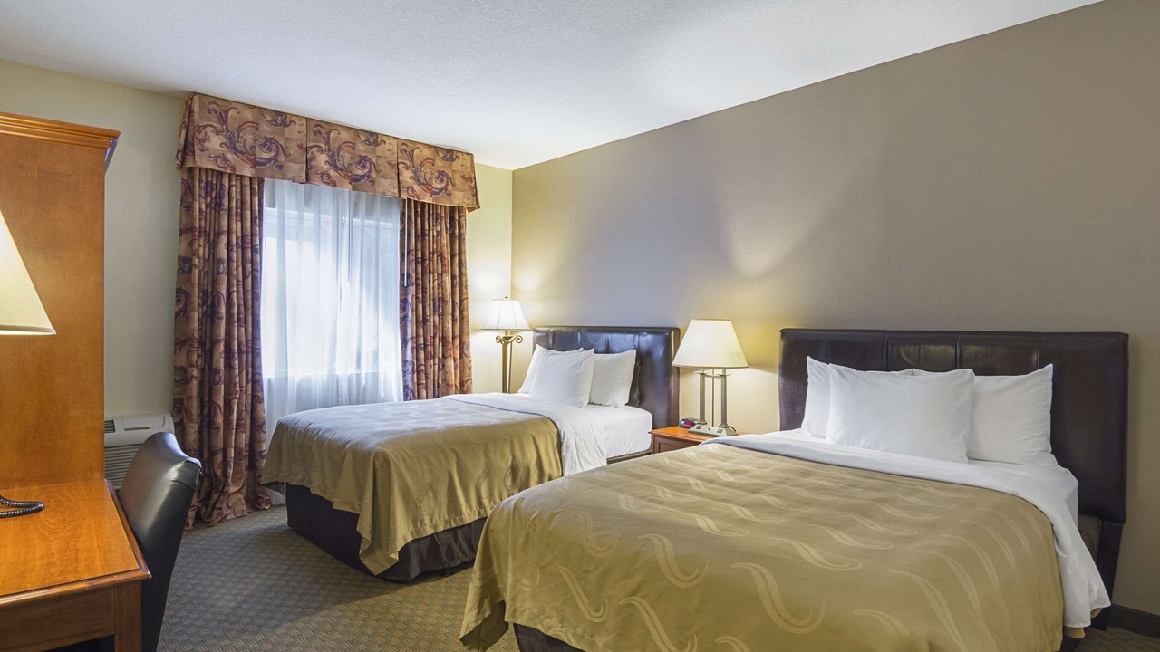 Photo of Bedroom in Raisin