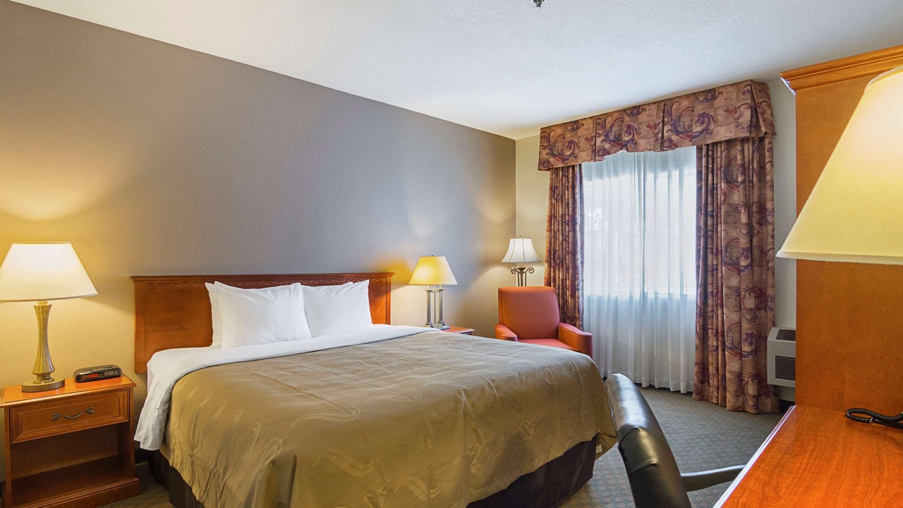 Photo of Bedroom in Raisin