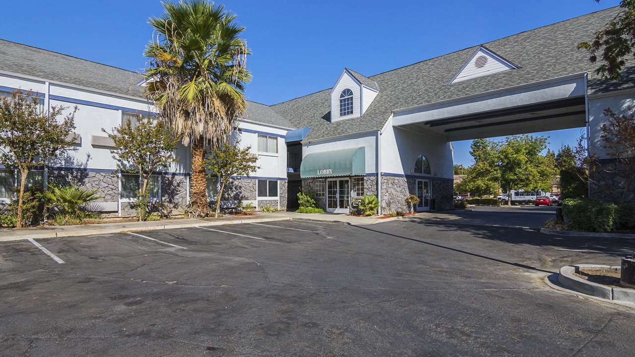 Photo of Outdoor in Raisin