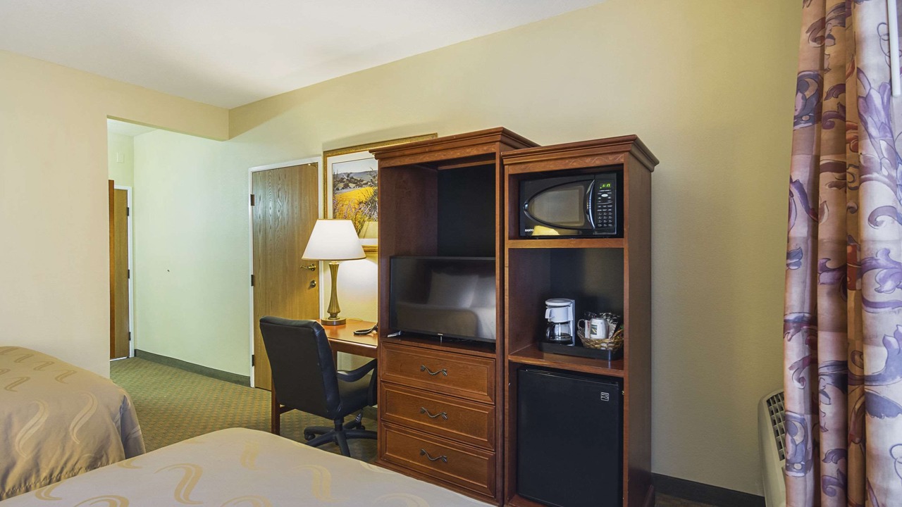 Photo of Bedroom in Raisin