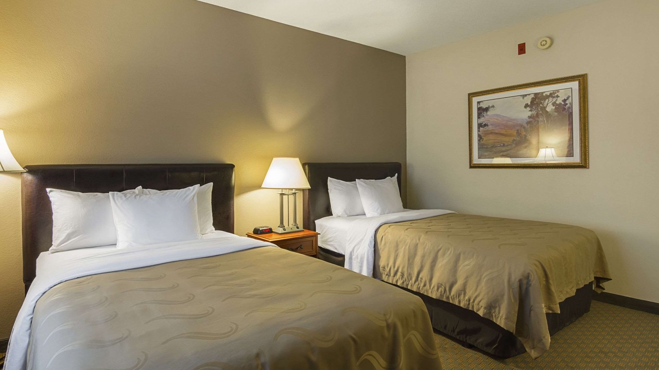 Photo of Bedroom in Raisin