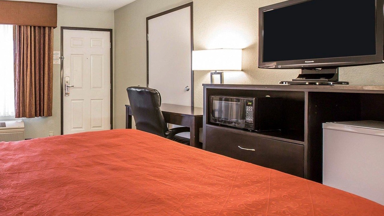 Photo of Bedroom in Woodland