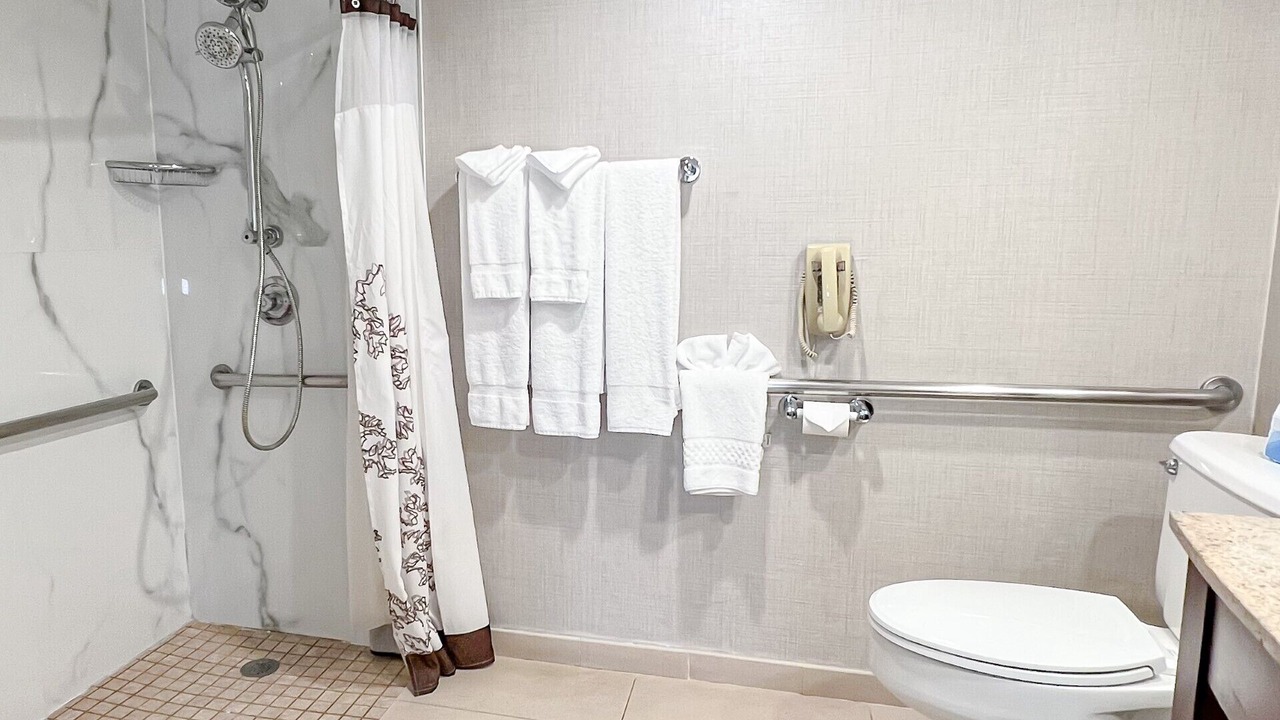 Photo of Bathroom in La Mirada
