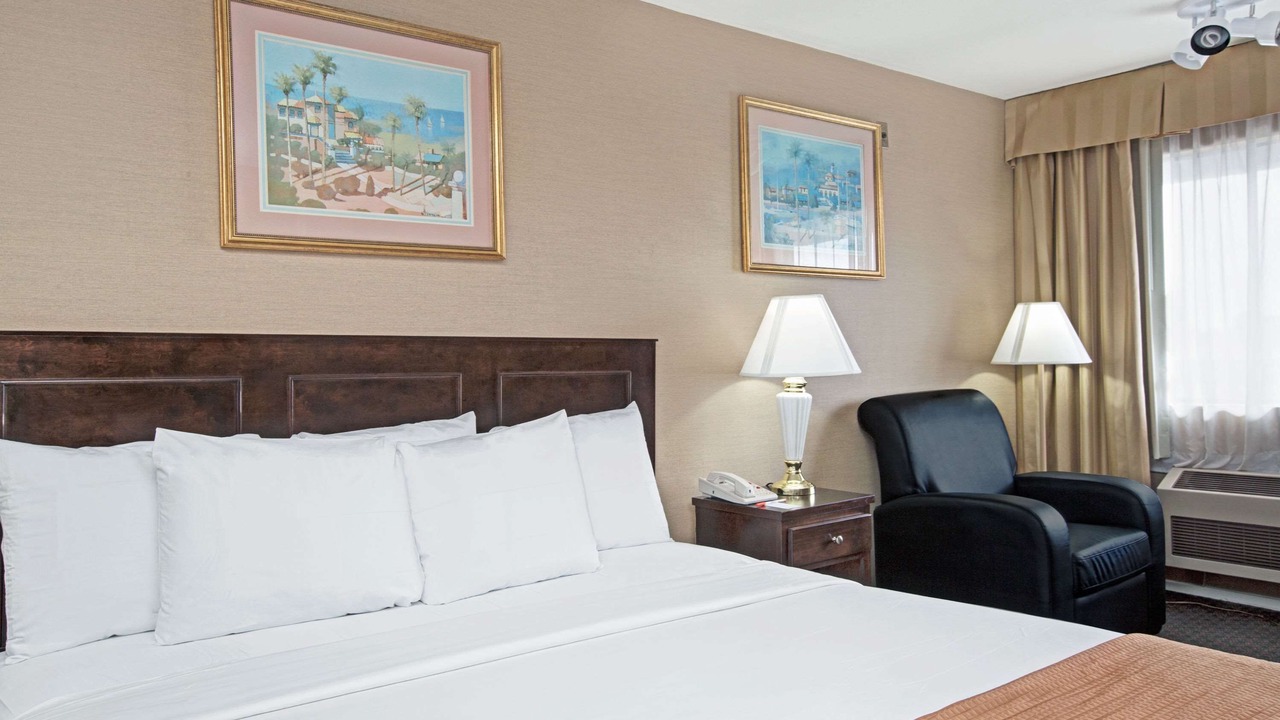 Photo of Bedroom in Delthorne