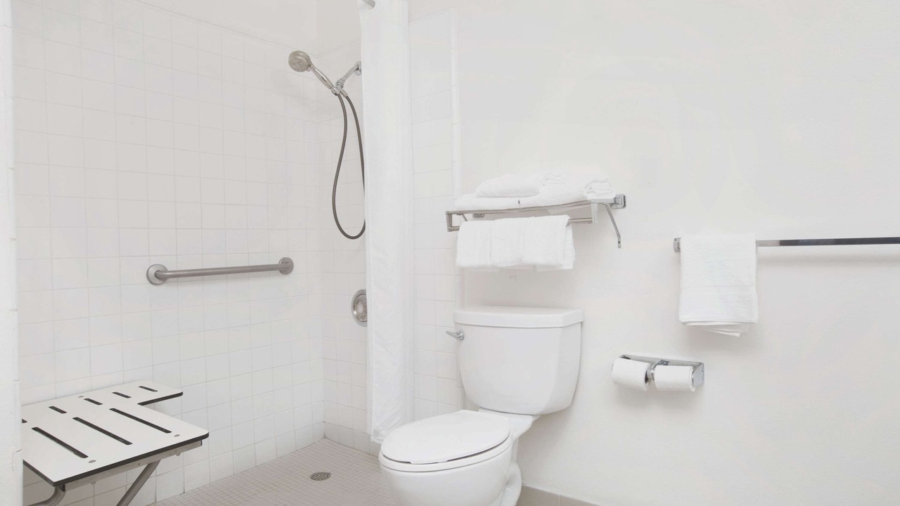 Photo of Bathroom in Delthorne