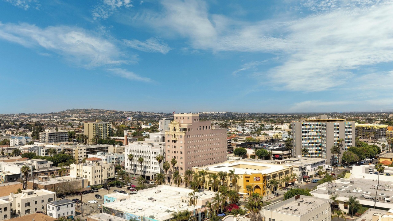 Photo of Bedroom in Downtown Long Beach