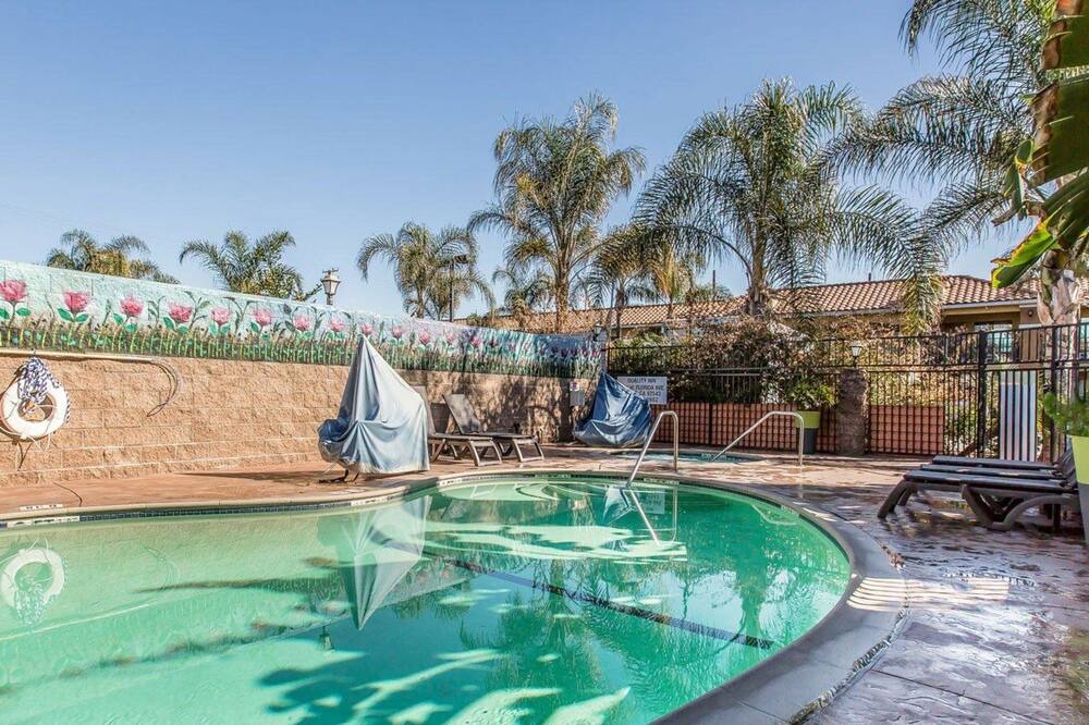 Photo of Outdoor in Hemet