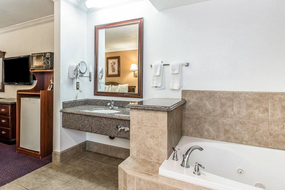 Photo of Bathroom in Hemet