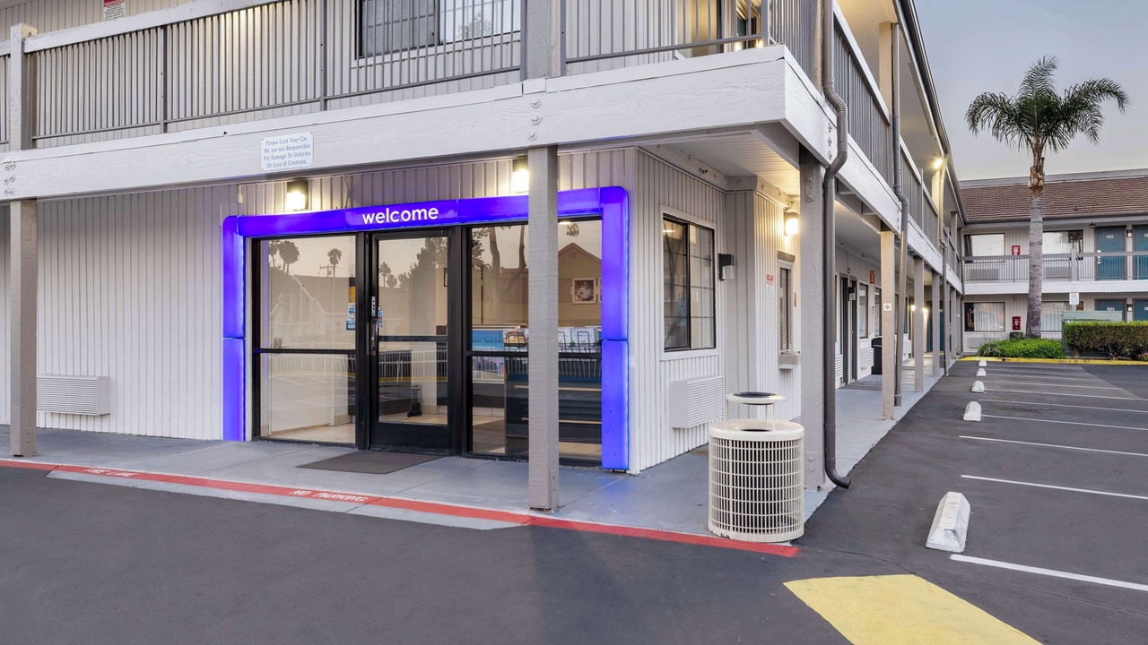 Photo of Outdoor in Lyon Street