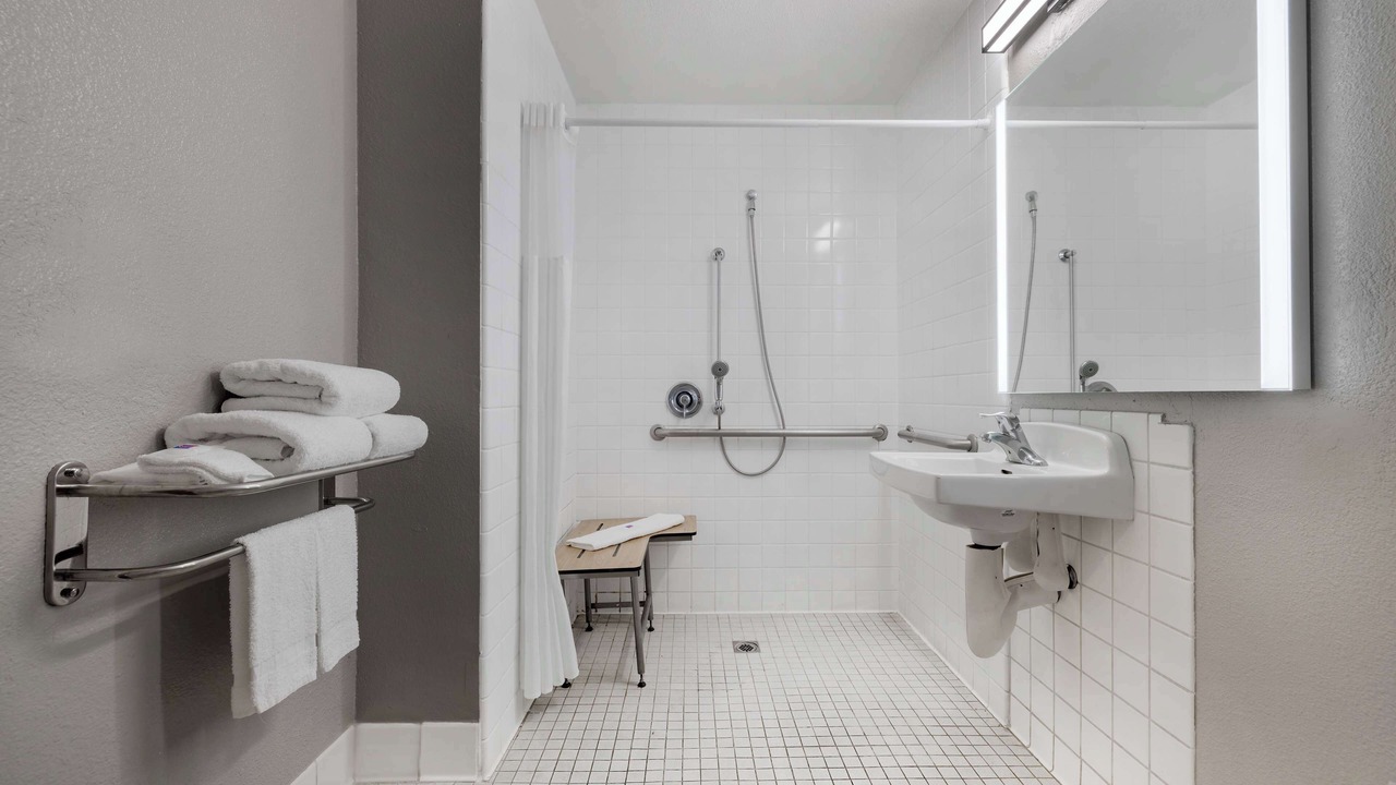 Photo of Bathroom in Lyon Street