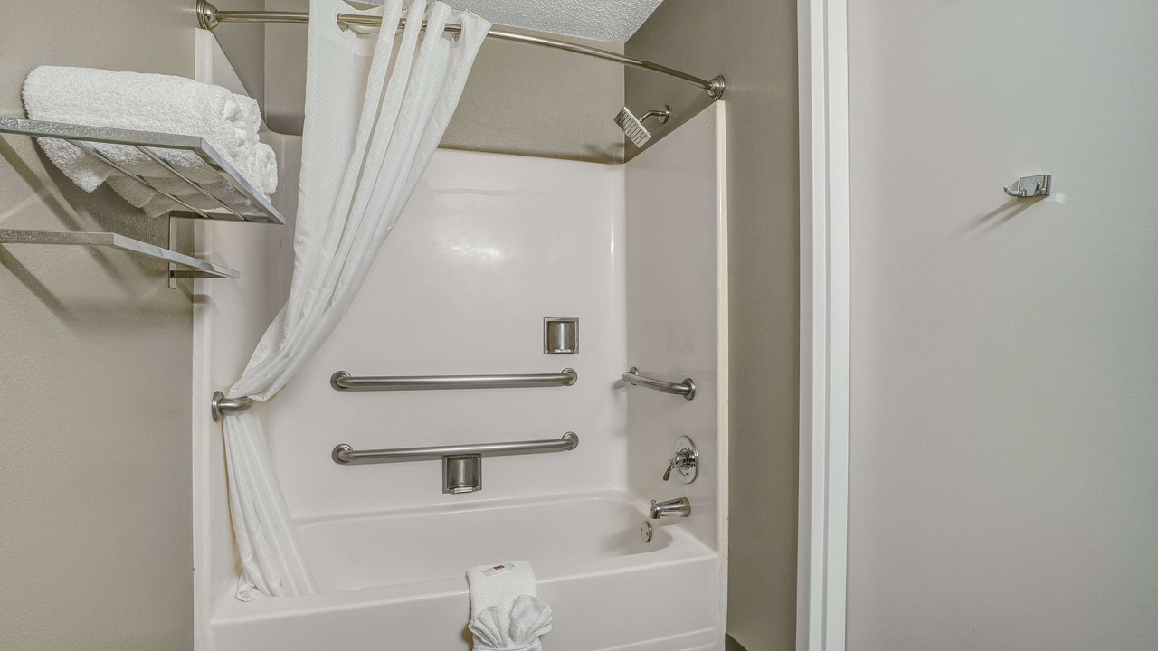 Photo of Bathroom in Lyon Street