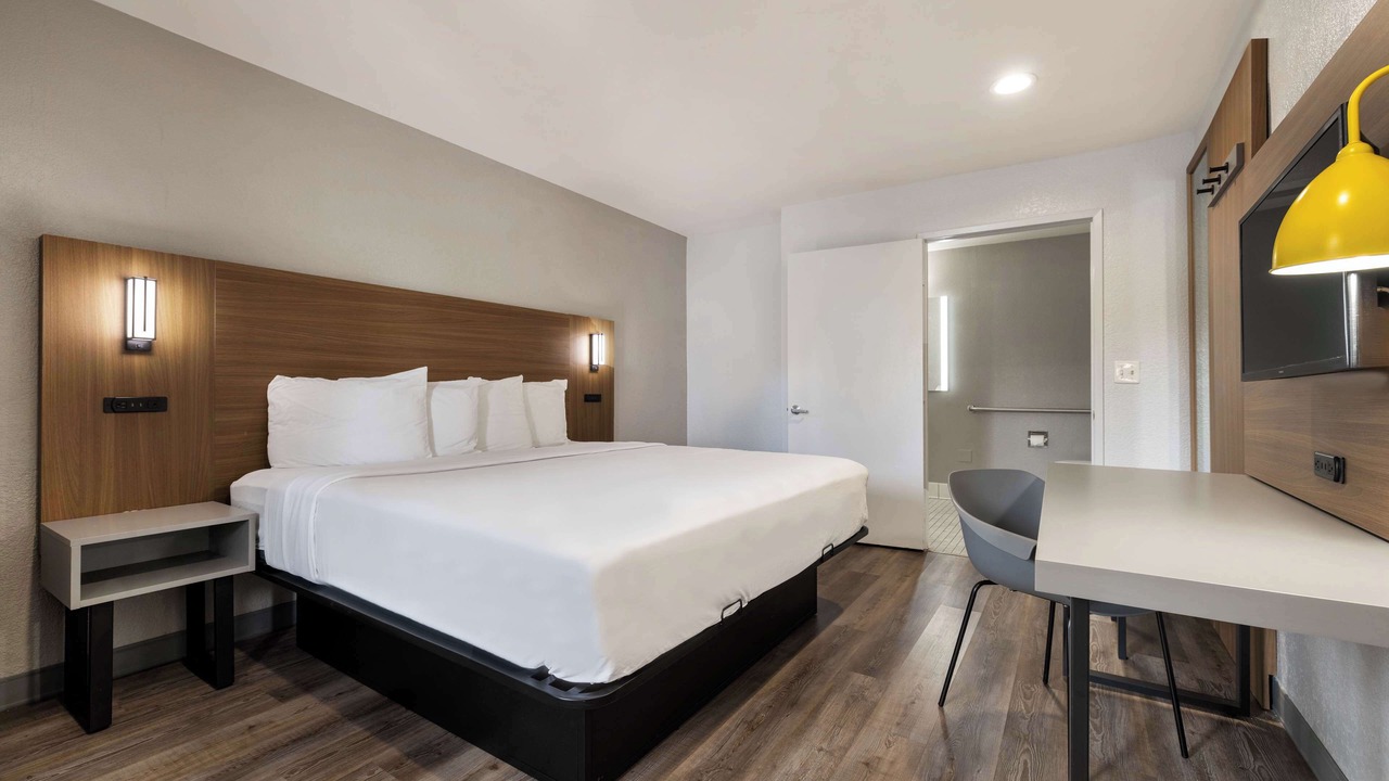 Photo of Bedroom in Lyon Street
