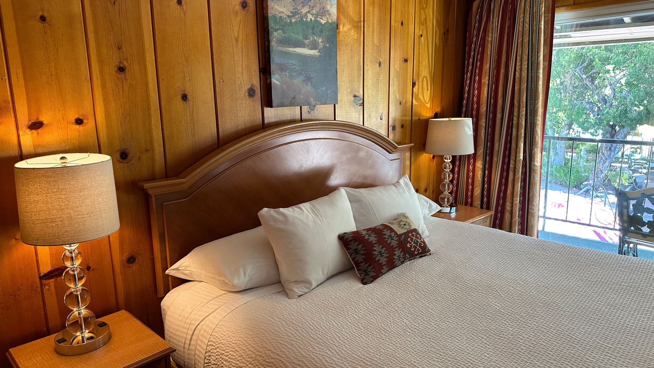 Photo of Bedroom in Kernville